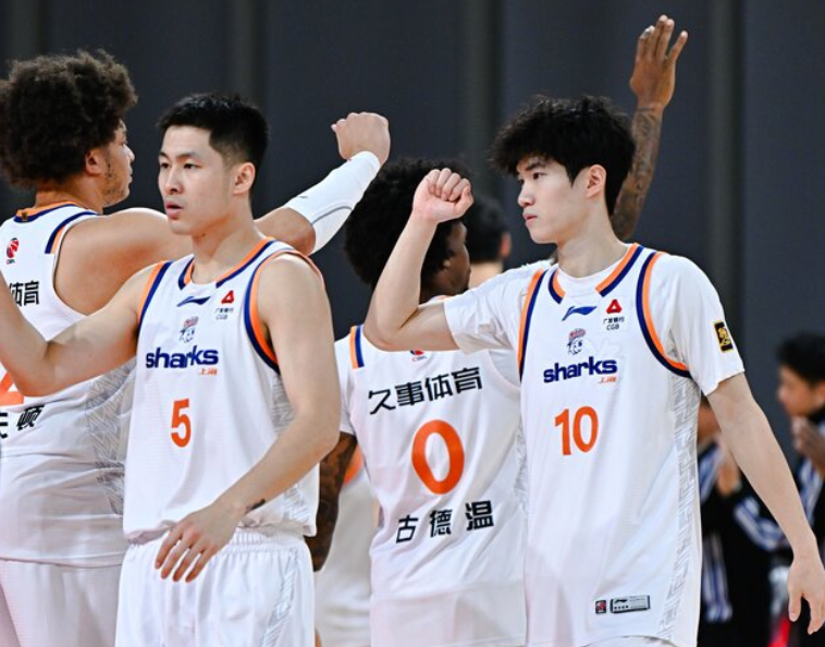 开云官网-都怪张镇麟？昔日国手+全明星转会后坐穿冷板凳，场均1.6分1.4板