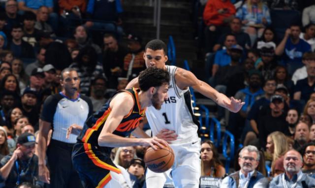 文班VS霍姆格伦：新绝代双骄对决从抢最佳新秀开始