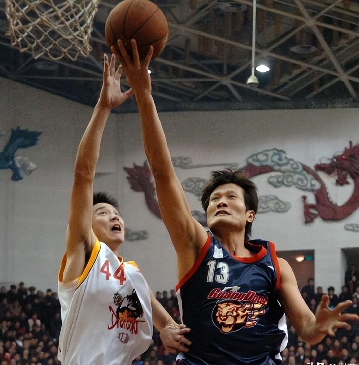 开云体育-季乐:退役后竟然当交警,曾拿3次CBA总冠军,妻子是宏远啦啦队长