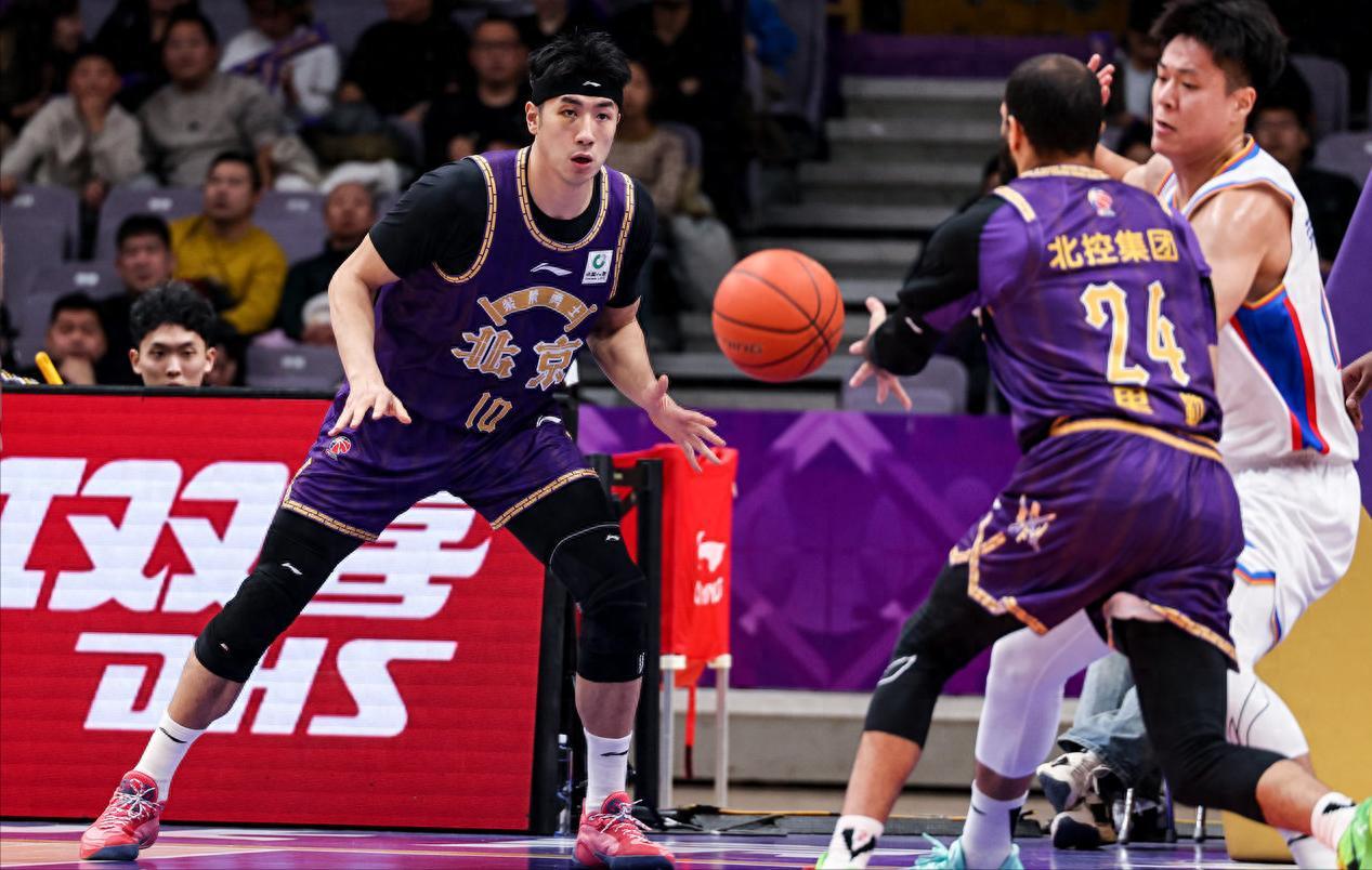 开云体育-得不偿失！北控23分输广厦，朱松玮反击摔到腰，胡金秋狂砍22+7