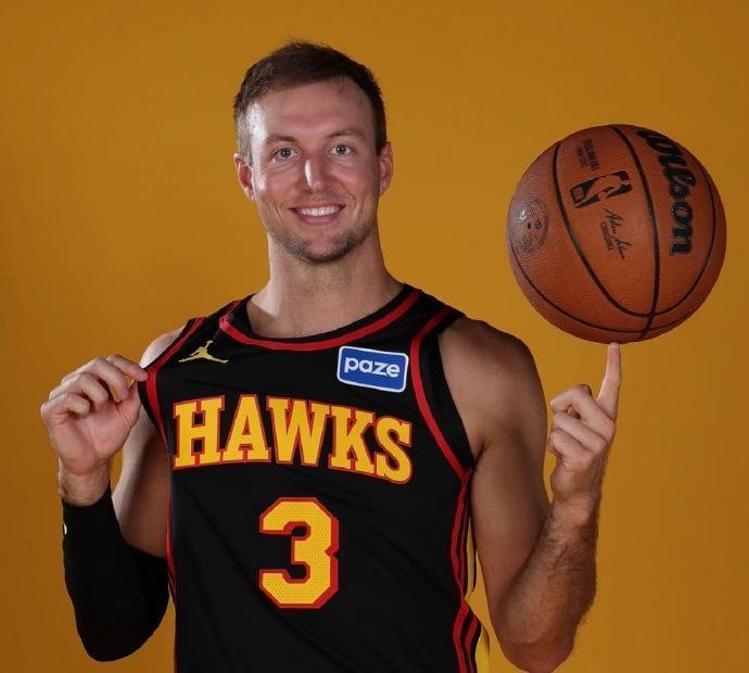 开云app-湖人老鹰2换1交易：文森特+次轮签换神射手肯纳德 将辅佐东詹