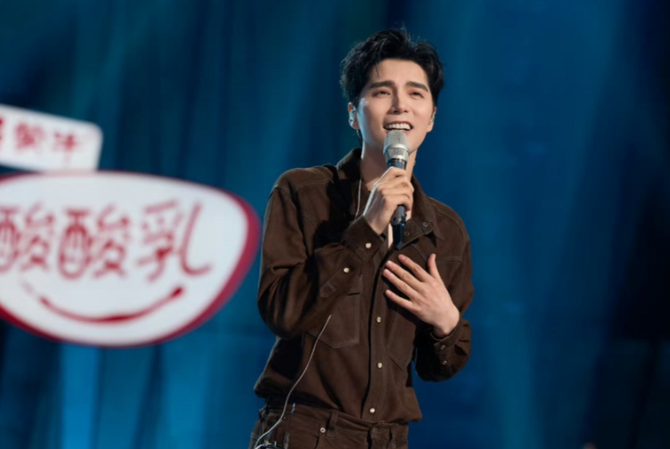 开云平台-《歌手2026》帮唱嘉宾官宣，阵容被骂是闹剧！谁输谁赢一目了然